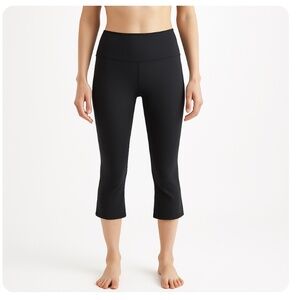 ROADRUNNER Black Cropped Yoga Pants Size Medium